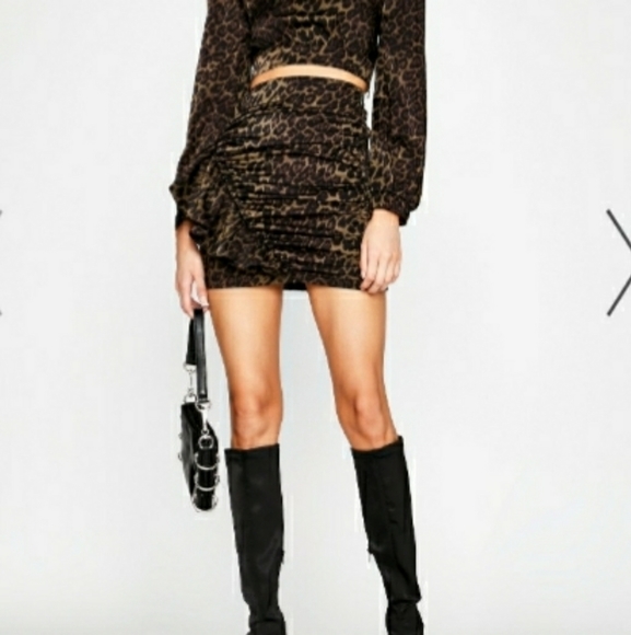 DOLLS KILL Velvet Leopard Side Ruffle Mini Skirt 👌 - Picture 3 of 6